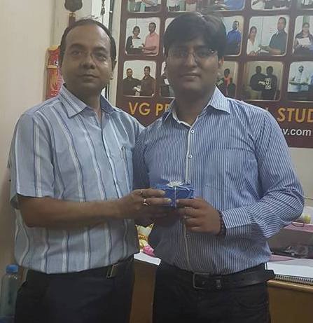 CA SANTOSH GUPTA